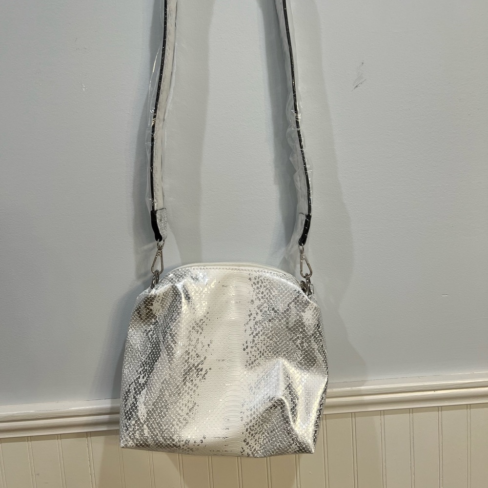 Jen & Co silver/white snakeskin print crossbody handbag